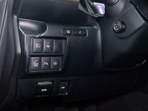 Used 2018 Lexus IS 300 AWD image 14