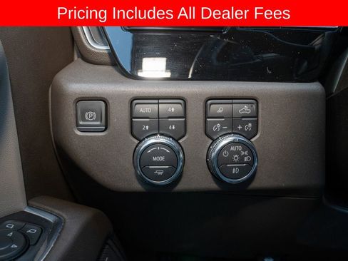 Used 2023 GMC Sierra 1500 SLT w/ SLT Premium Package AWD/4WD image 21