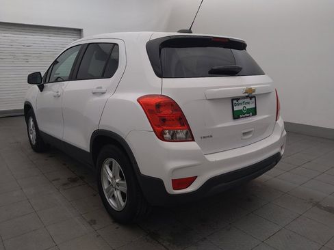 Used 2019 Chevrolet Trax LS w/ Tint and Cruise Package FWD image 5