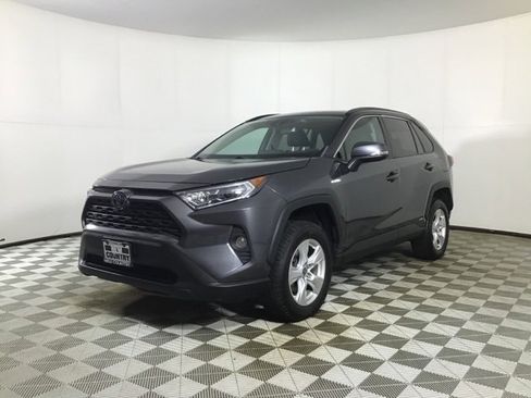 Used 2021 Toyota RAV4 XLE image 3