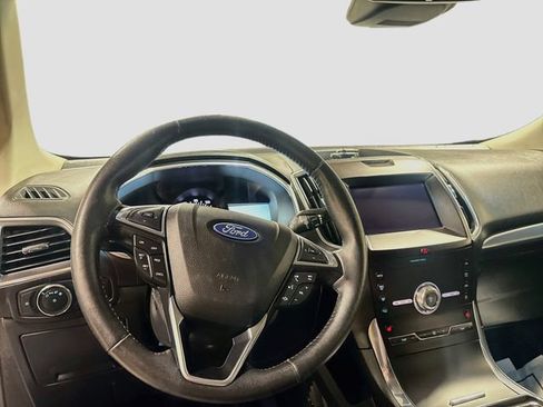 Used 2020 Ford Edge Titanium w/ Cargo Accessory Package FWD image 9