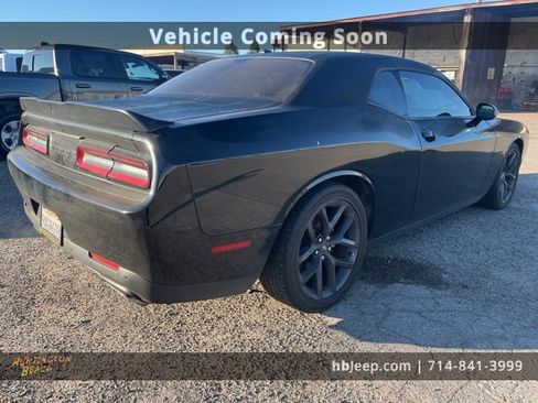 Used 2021 Dodge Challenger R/T w/ Blacktop Package image 4