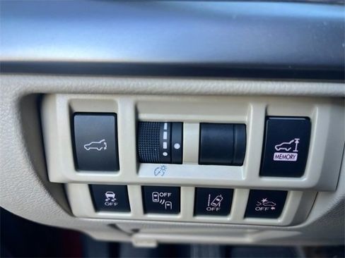 Used 2019 Subaru Outback 2.5i Limited w/ Popular Package #2 image 24