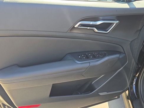 New 2026 Kia Sportage EX FWD image 18
