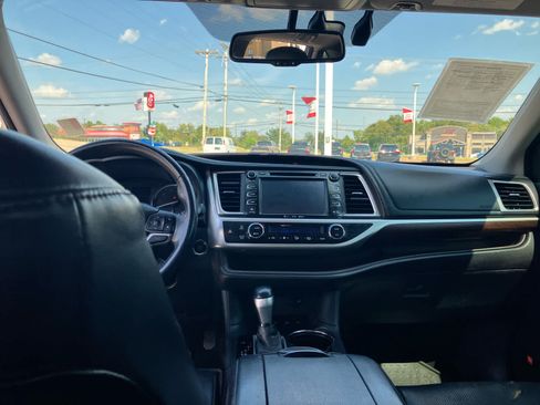 Used 2016 Toyota Highlander Limited Platinum AWD/4WD image 32