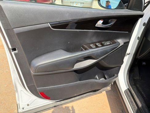 Used 2019 Kia Sorento FWD V6 image 10