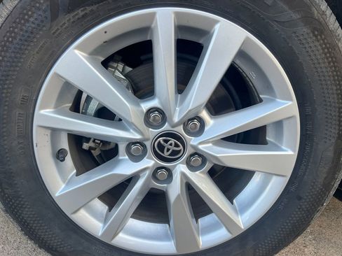 Used 2025 Toyota Camry LE w/ Convenience Package FWD image 14