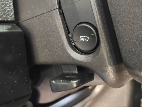 Used 2013 Ford F150 FX4 w/ FX Appearance Pkg AWD/4WD image 10