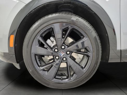 Used 2025 Buick Envision Sport Touring AWD/4WD image 3