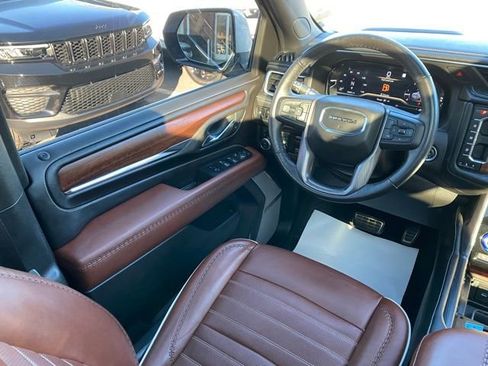 Used 2023 GMC Yukon Denali Ultimate image 36