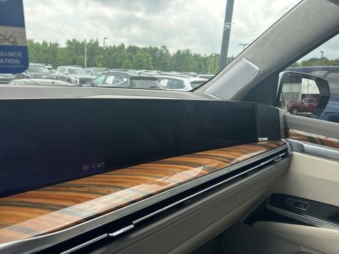 Used 2025 Cadillac Escalade Sport Platinum w/ LPO, ONYX Package AWD/4WD image 22