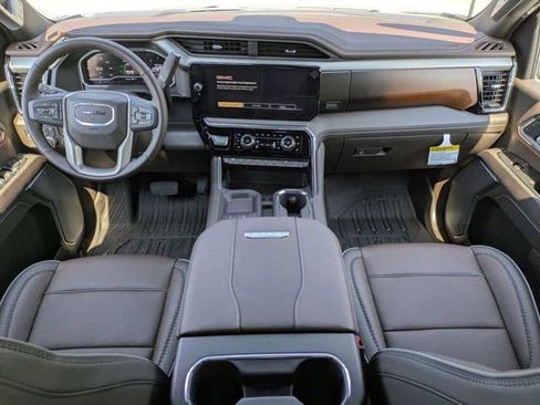 New 2025 GMC Sierra 2500 Denali w/ Denali Reserve Package image 19