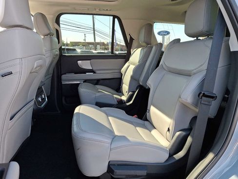 Certified 2025 Ford Expedition Active image 11