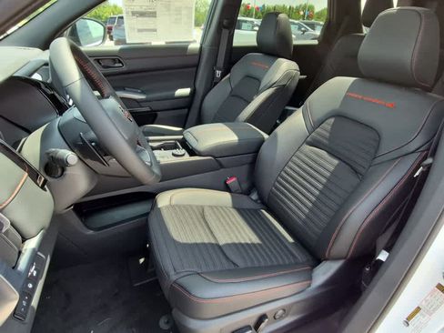 New 2026 Nissan Pathfinder Rock Creek w/ Rock Creek Premium Package AWD/4WD image 12