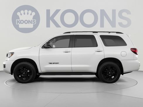 Used 2018 Toyota Sequoia Platinum RWD image 2