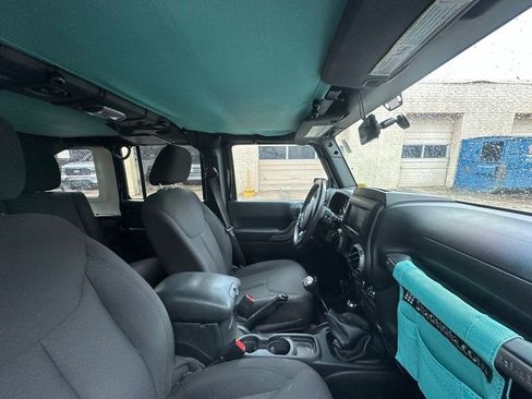 Used 2016 Jeep Wrangler Unlimited Sport AWD/4WD image 4