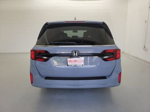 Used 2025 Honda Odyssey Sport-L image 6
