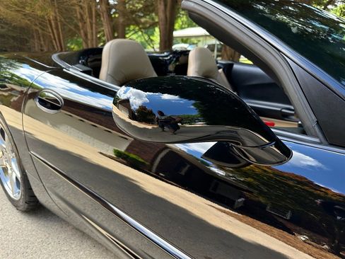 Used 2004 Chevrolet Corvette Convertible w/ Preferred Equipment Group image 26