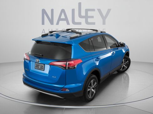 Used 2018 Toyota RAV4 XLE FWD image 8