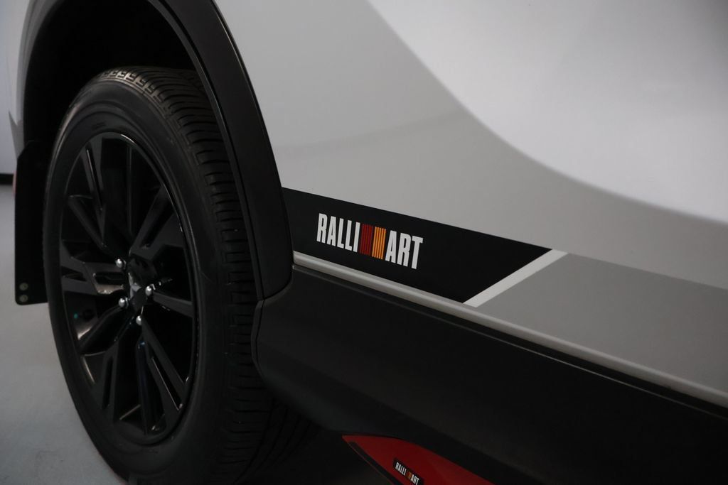 Used 2023 Mitsubishi Eclipse Cross Ralliart AWD/4WD image 10