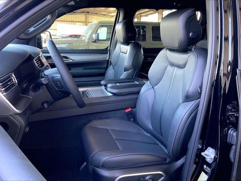 New 2026 Jeep Grand Wagoneer Limited AWD/4WD image 9