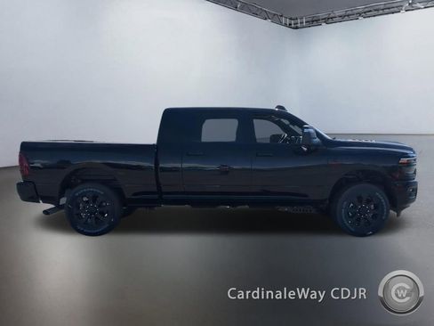 New 2026 RAM 2500 Laramie AWD/4WD image 3