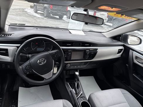 Used 2015 Toyota Corolla L image 11