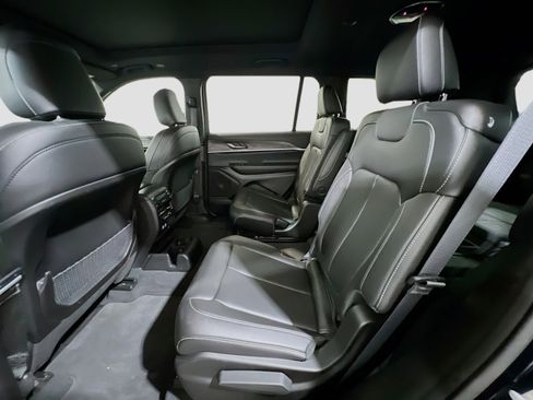 Used 2024 Jeep Grand Cherokee L Limited image 18