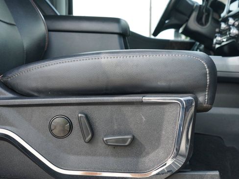 Used 2023 Ford F250 Lariat w/ Sport Appearance Package AWD/4WD image 29