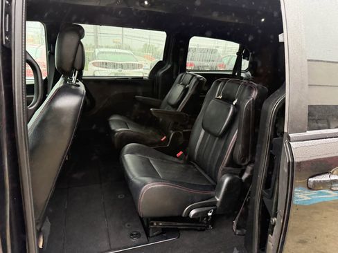 Used 2018 Dodge Grand Caravan GT FWD image 21
