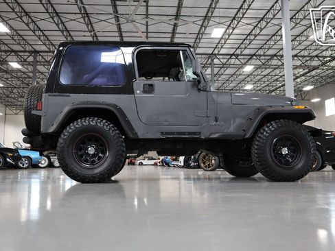 Used 1988 Jeep Wrangler 4WD image 20