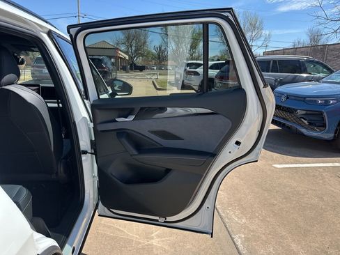 New 2026 Volkswagen Tiguan SE R-Line AWD/4WD image 16