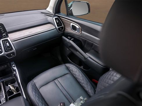 Used 2022 Kia Sorento SX Prestige image 29