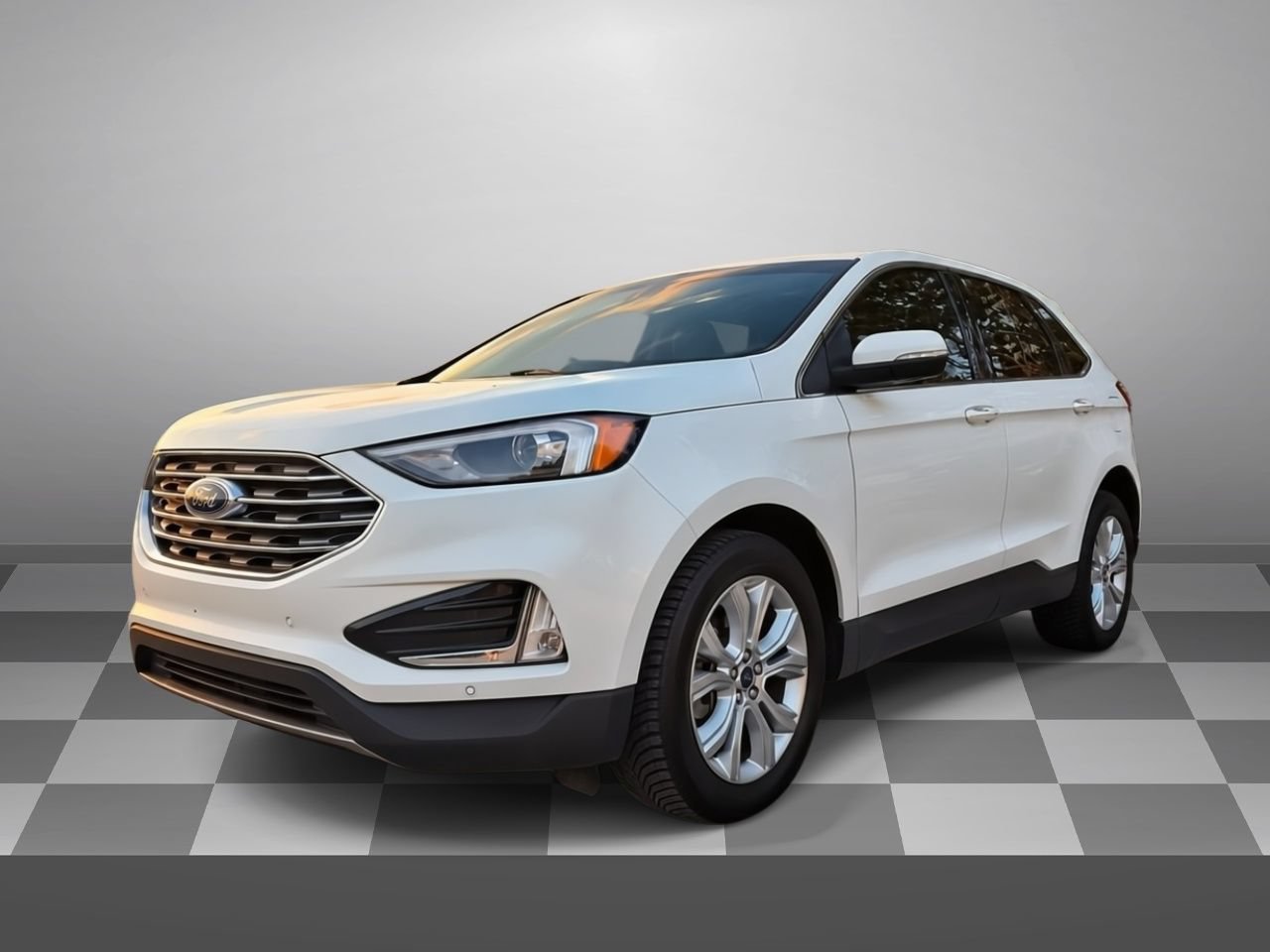 Used 2022 Ford Edge Titanium w/ Cargo Accessory Package AWD/4WD image 3