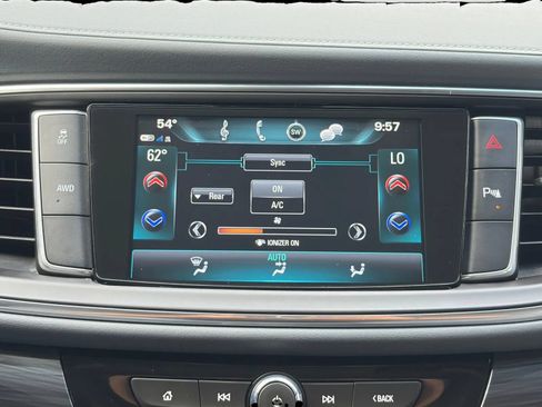 Used 2019 Buick Enclave Essence AWD/4WD image 25