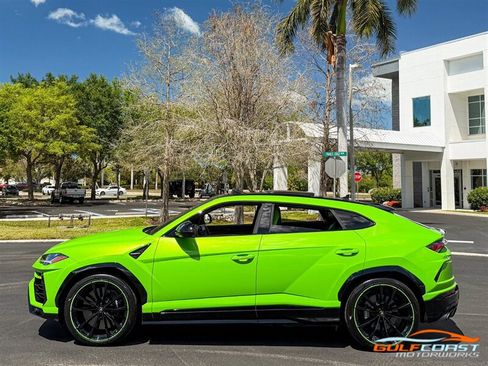 Used 2021 Lamborghini Urus AWD/4WD image 47