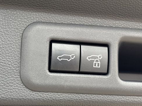 Used 2023 Toyota Sequoia Limited image 8