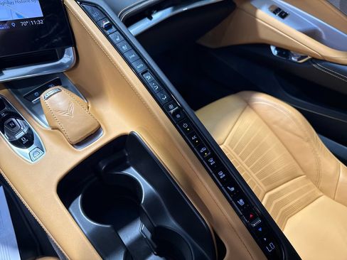 Used 2020 Chevrolet Corvette Stingray Preferred Cpe w/ 2LT Preferred Equipment Group RWD image 21