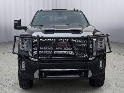 Used 2023 GMC Sierra 2500 Denali w/ Denali Black Diamond Edition AWD/4WD image 2