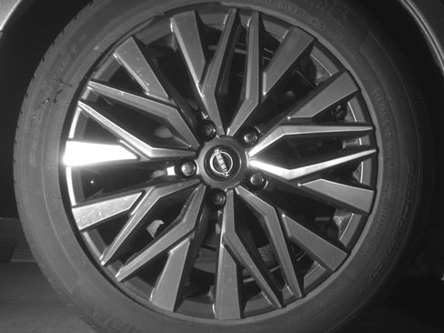 Used 2025 Nissan Altima 2.5 SV FWD image 15
