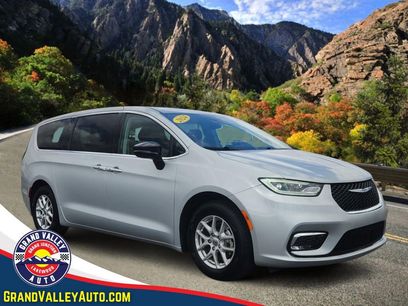 Used 2024 Chrysler Pacifica Touring-L
