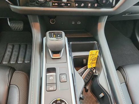 Used 2025 Nissan Pathfinder SL w/ SL Premium Package AWD/4WD image 27