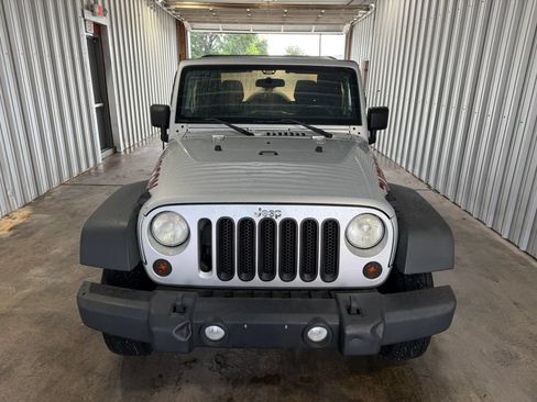 Used 2011 Jeep Wrangler Rubicon w/ PWR Convenience Group AWD/4WD image 3