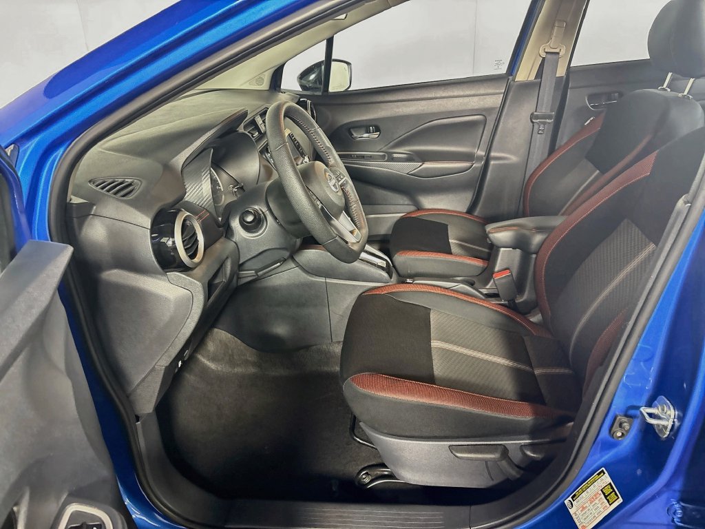 Used 2024 Nissan Versa SR FWD image 11