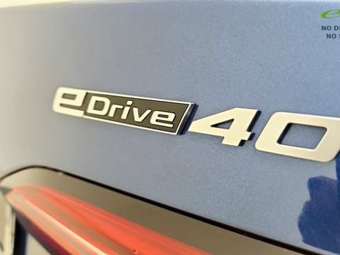Used 2025 BMW i5 eDrive40i RWD image 34