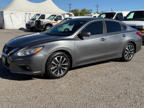 Used 2016 Nissan Altima 2.5 SV image 12