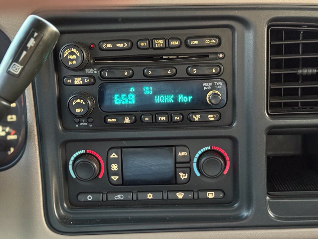 Used 2004 GMC Sierra 2500 SLE w/ Heavy-Duty Power Package AWD/4WD image 22