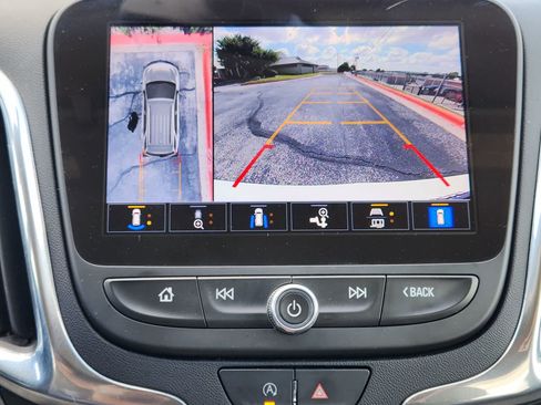 Used 2023 Chevrolet Equinox LT AWD/4WD image 16
