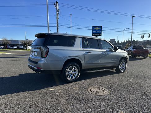 Certified 2025 Chevrolet Suburban Premier image 6