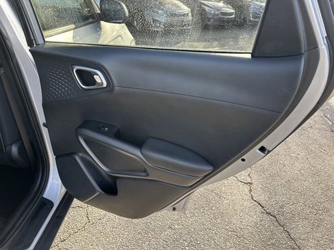 Used 2020 Kia Soul EX image 17